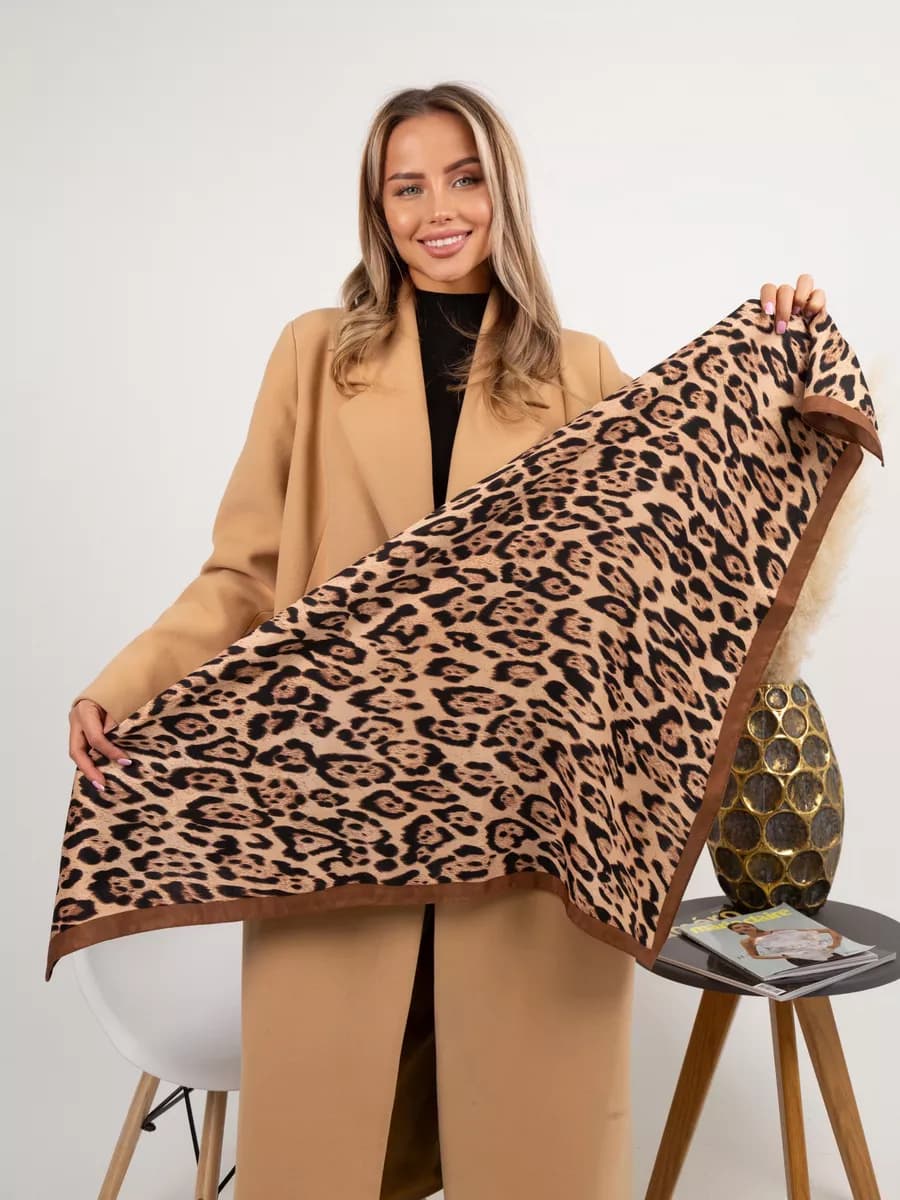 Платок леопардовый на шею и голову осенний хлопок