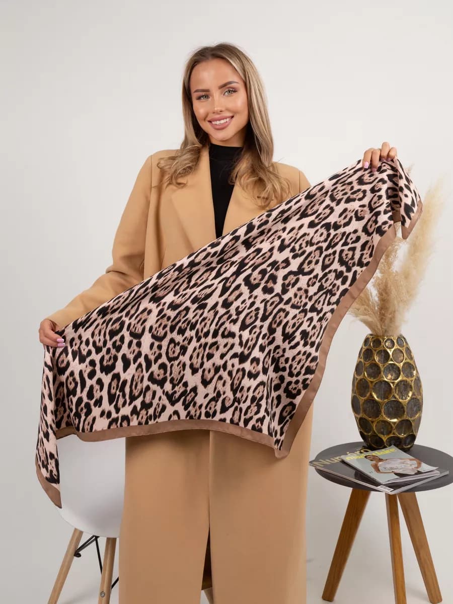 Платок леопардовый на шею и голову осенний хлопок