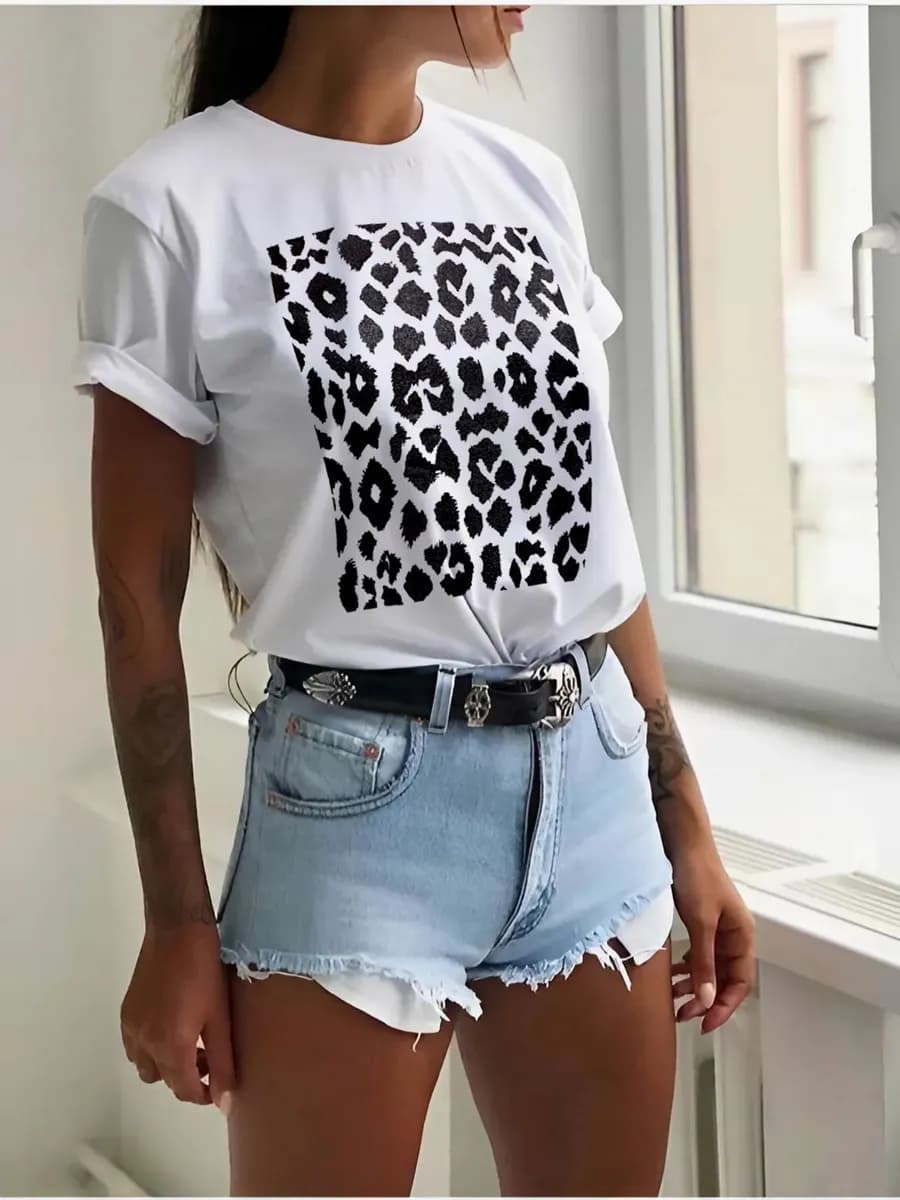 Футболка с принтом хлопковая нарядная весенняя