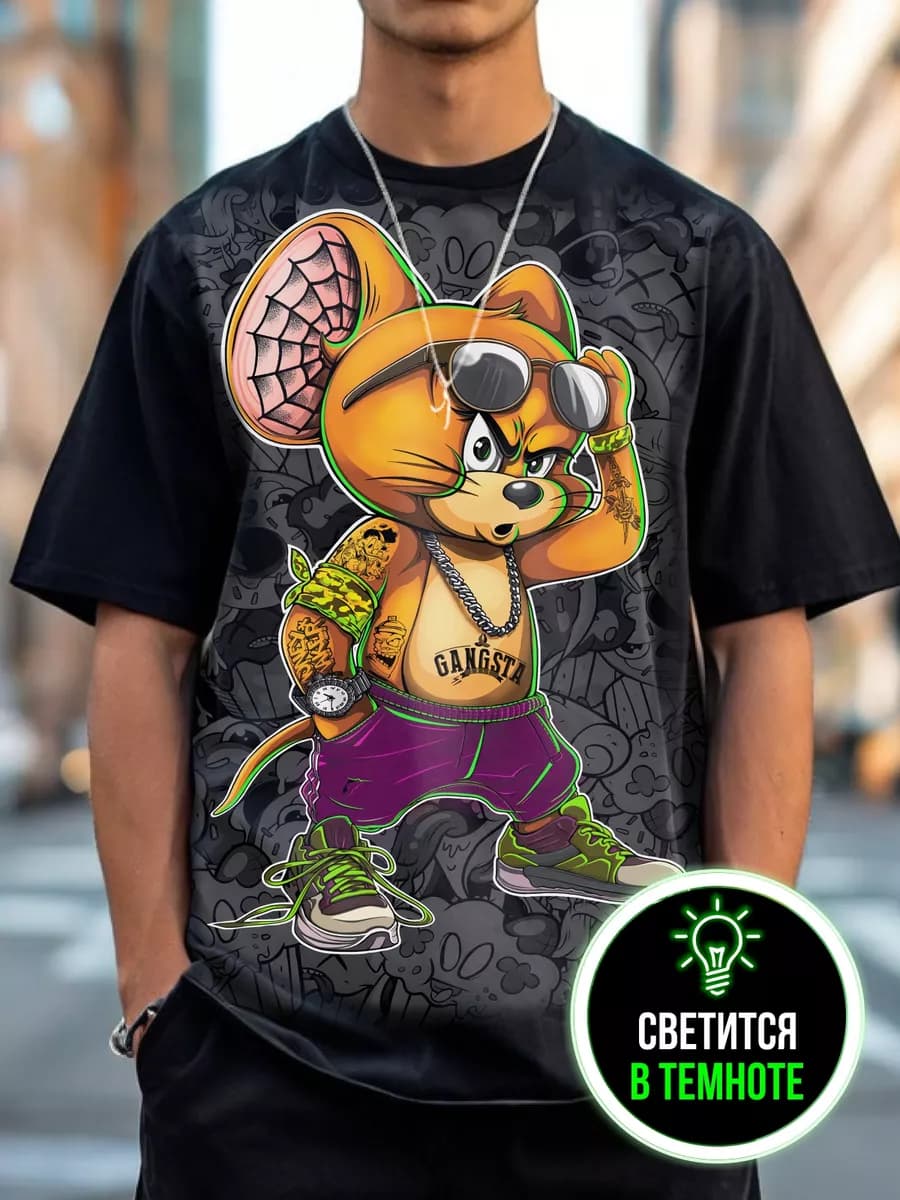 Мужская черная футболка с ярким принтом