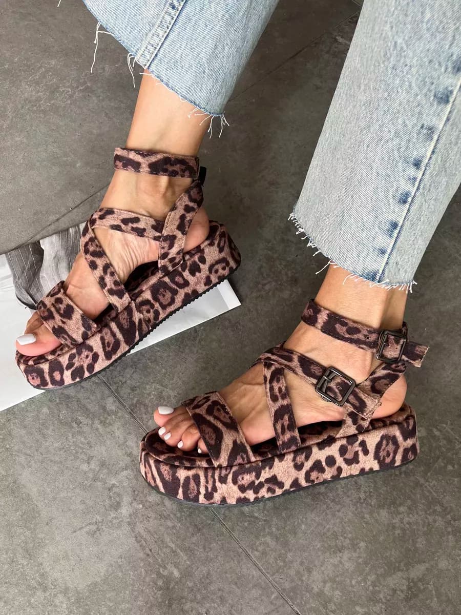 Босоножки женские летние леопардовые на высокой подошве
