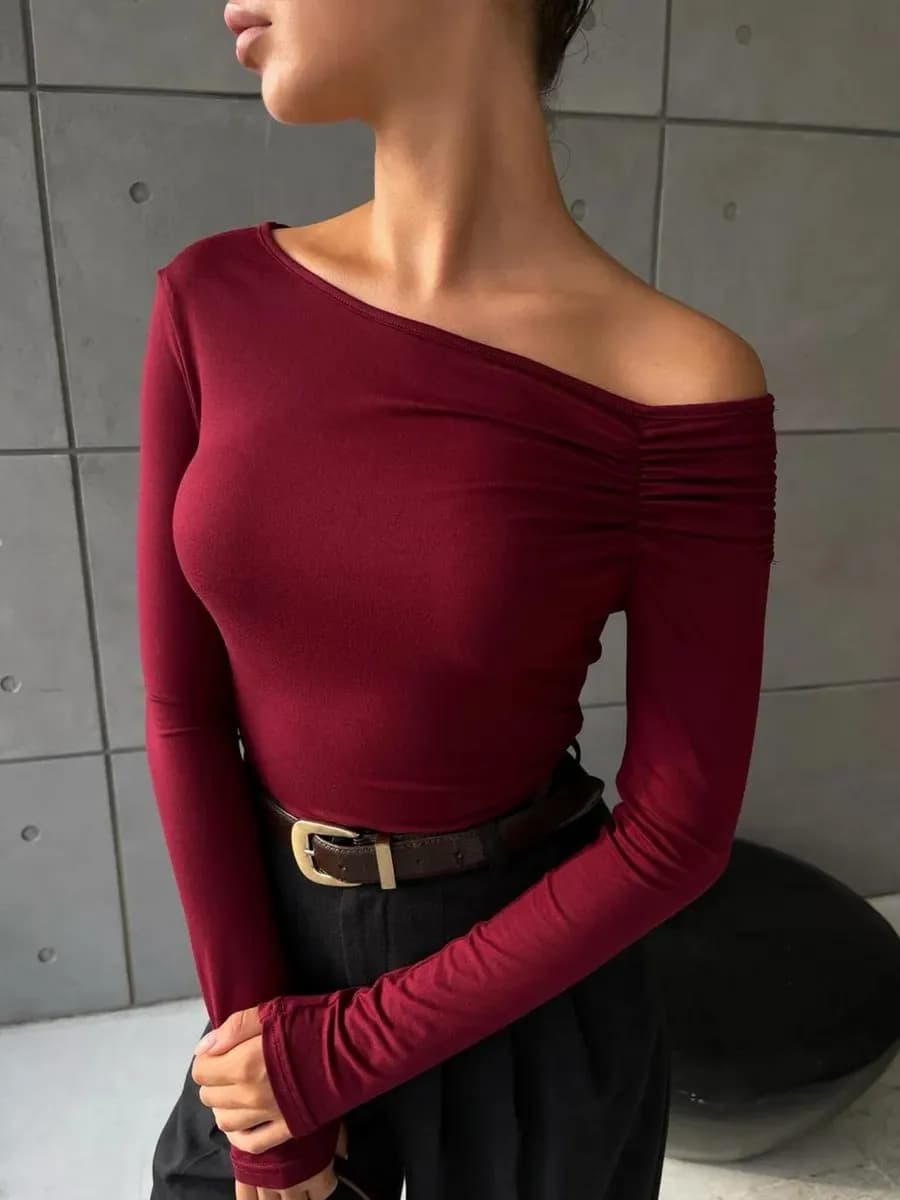 Лонгслив кофта облегающая нарядная