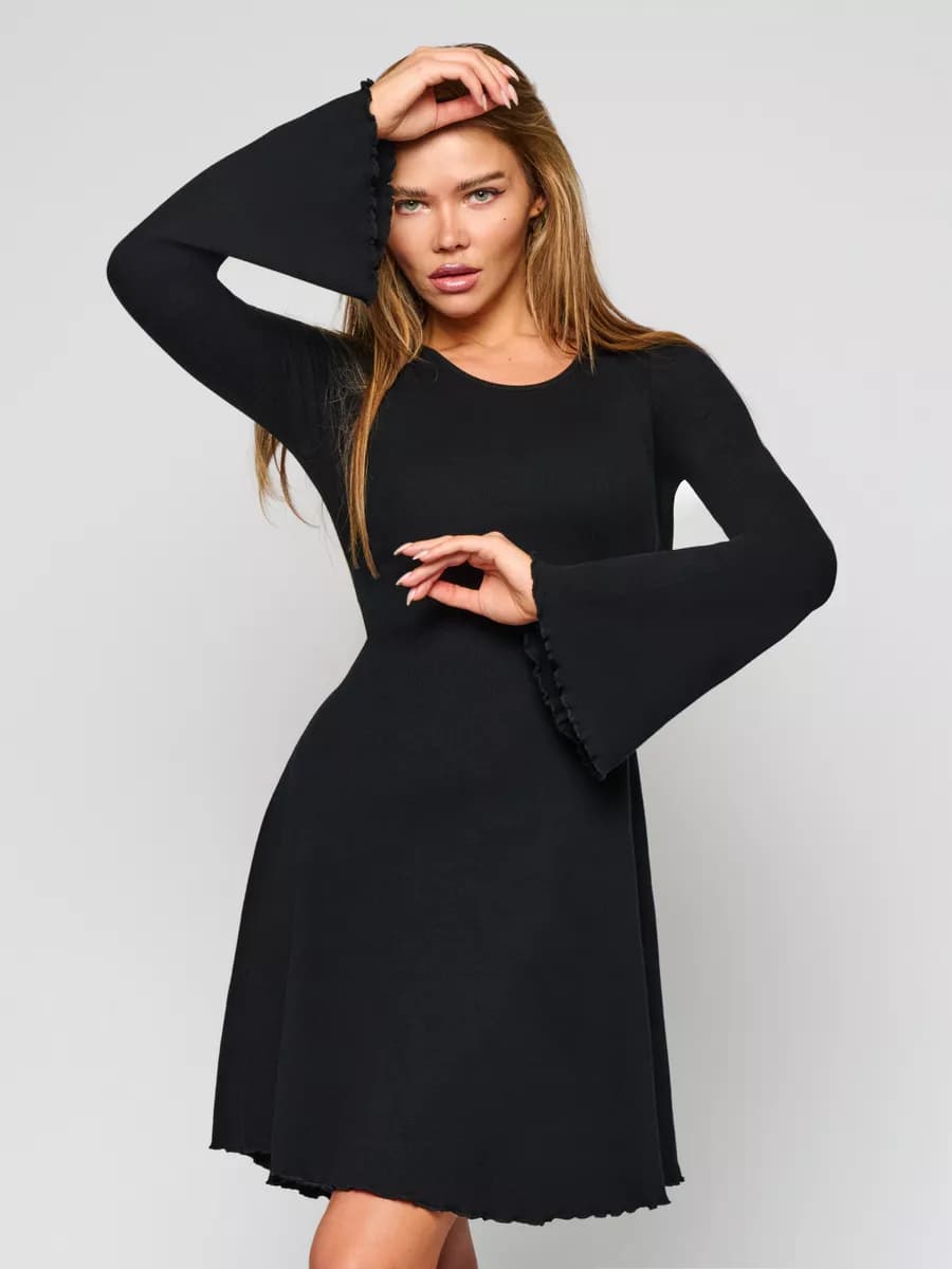 Платье лапша короткое с завязками.Платье чёрное