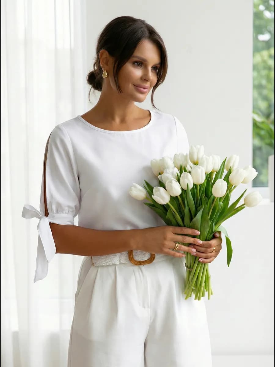 Блузка нарядная с короткими рукавами