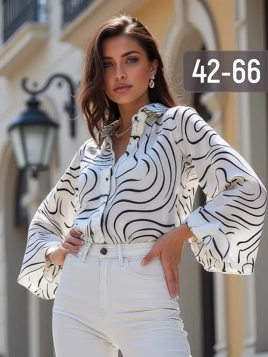 Нарядная блузка с широким рукавом офисная