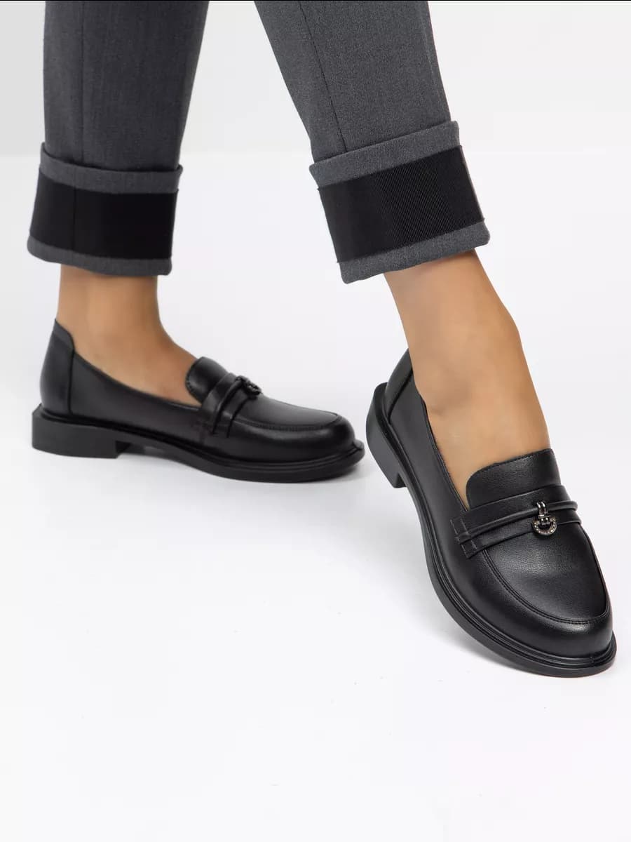 Лоферы женские кожаные