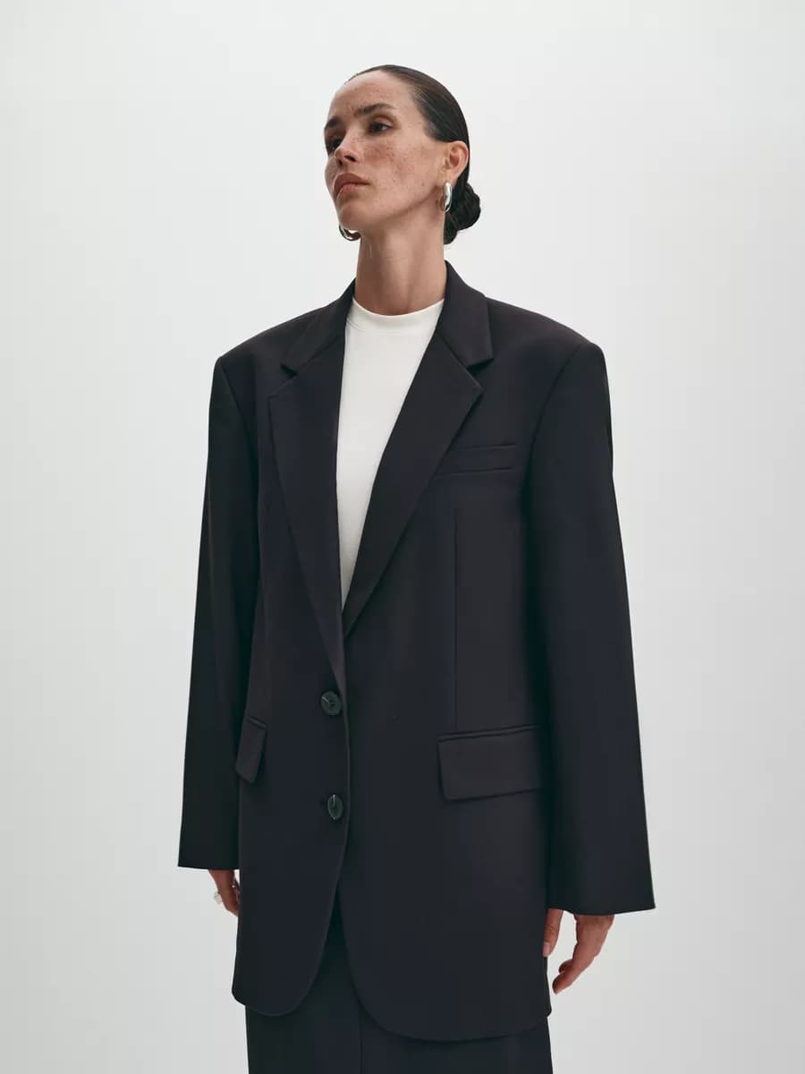 Удлиненный пиджак оверсайз