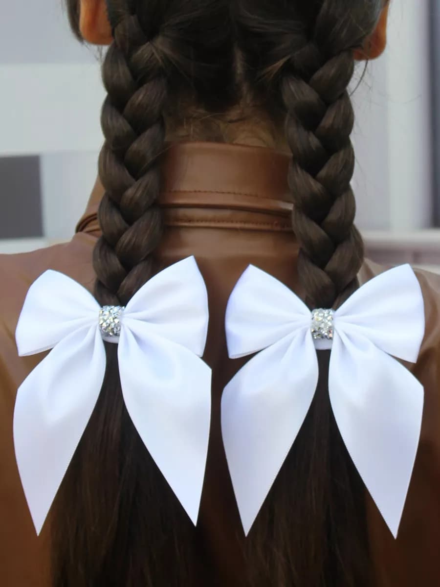 Белые банты для девочки на резинке - фото 1