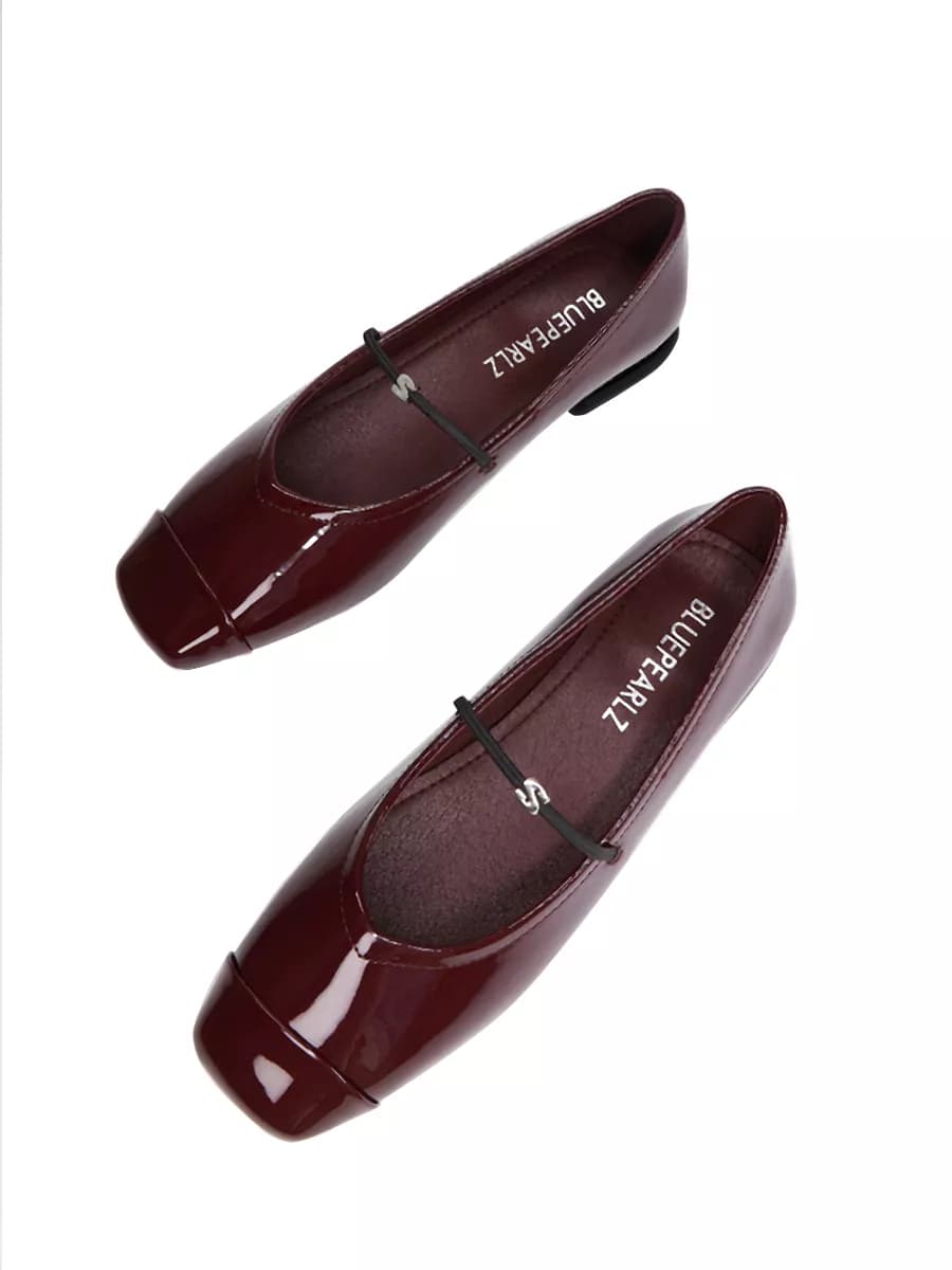 Балетки лаковые с ремешком
