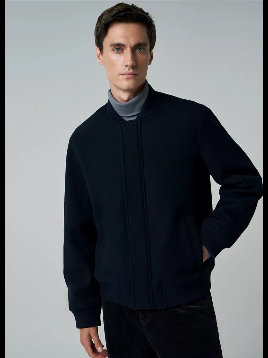 Куртка демисезонная однотонная на молнии и кнопках