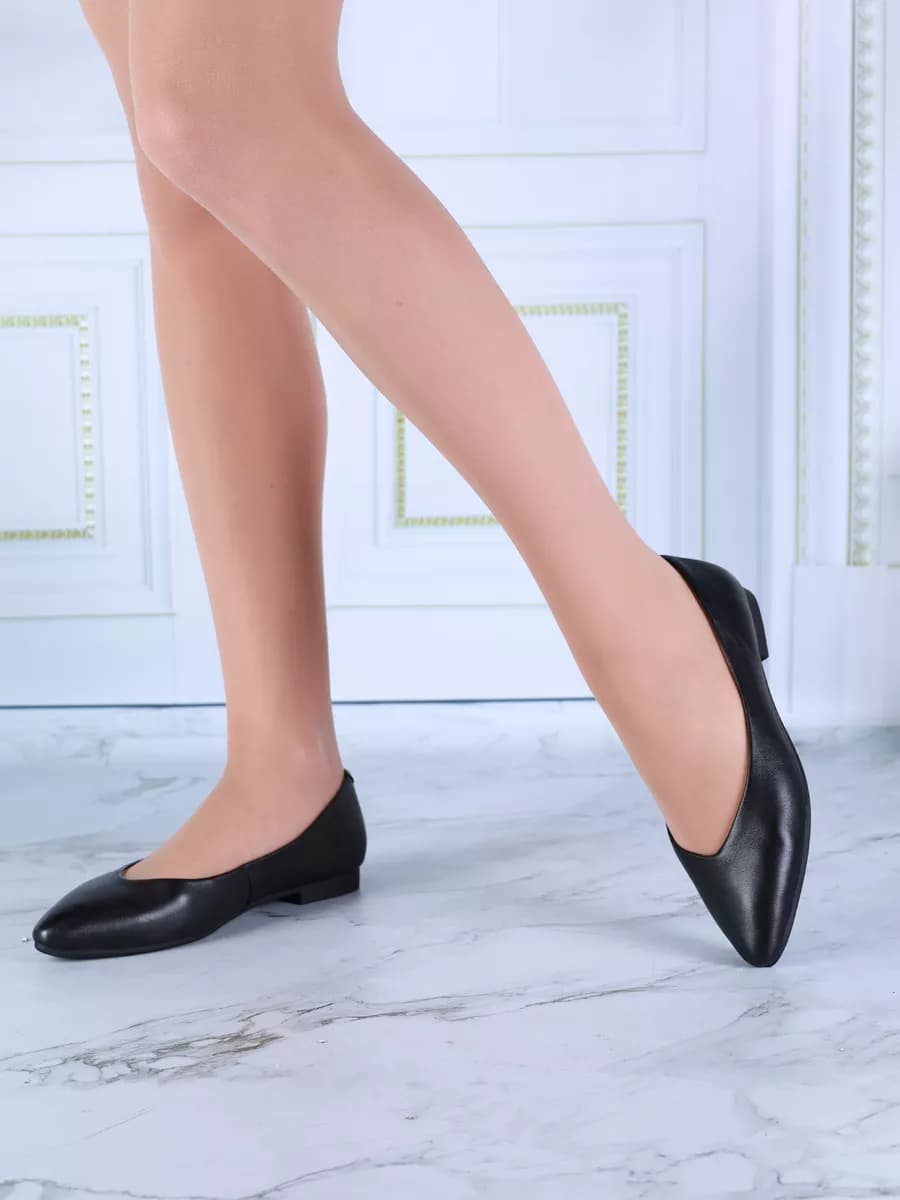 Балетки с острым носом