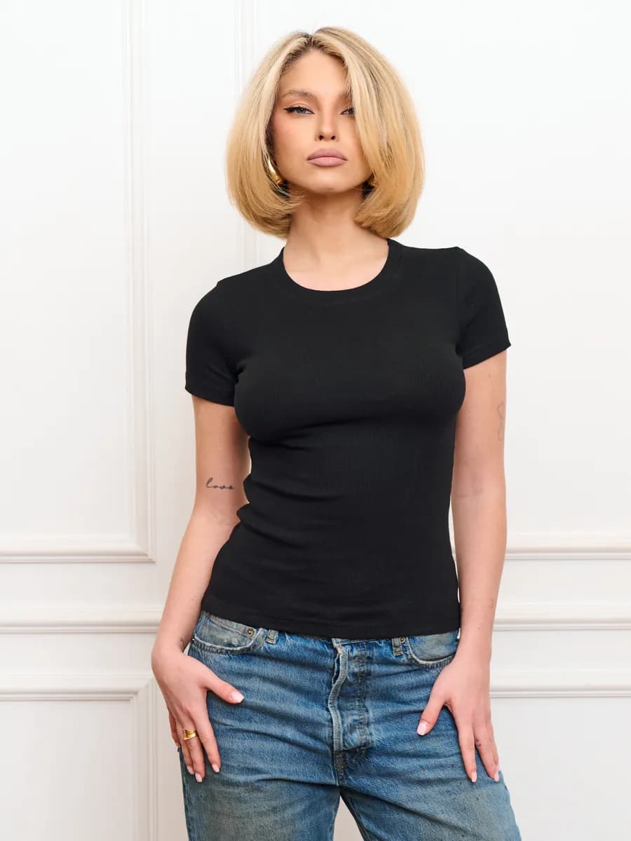 Футболка в рубчик однотонная базовая