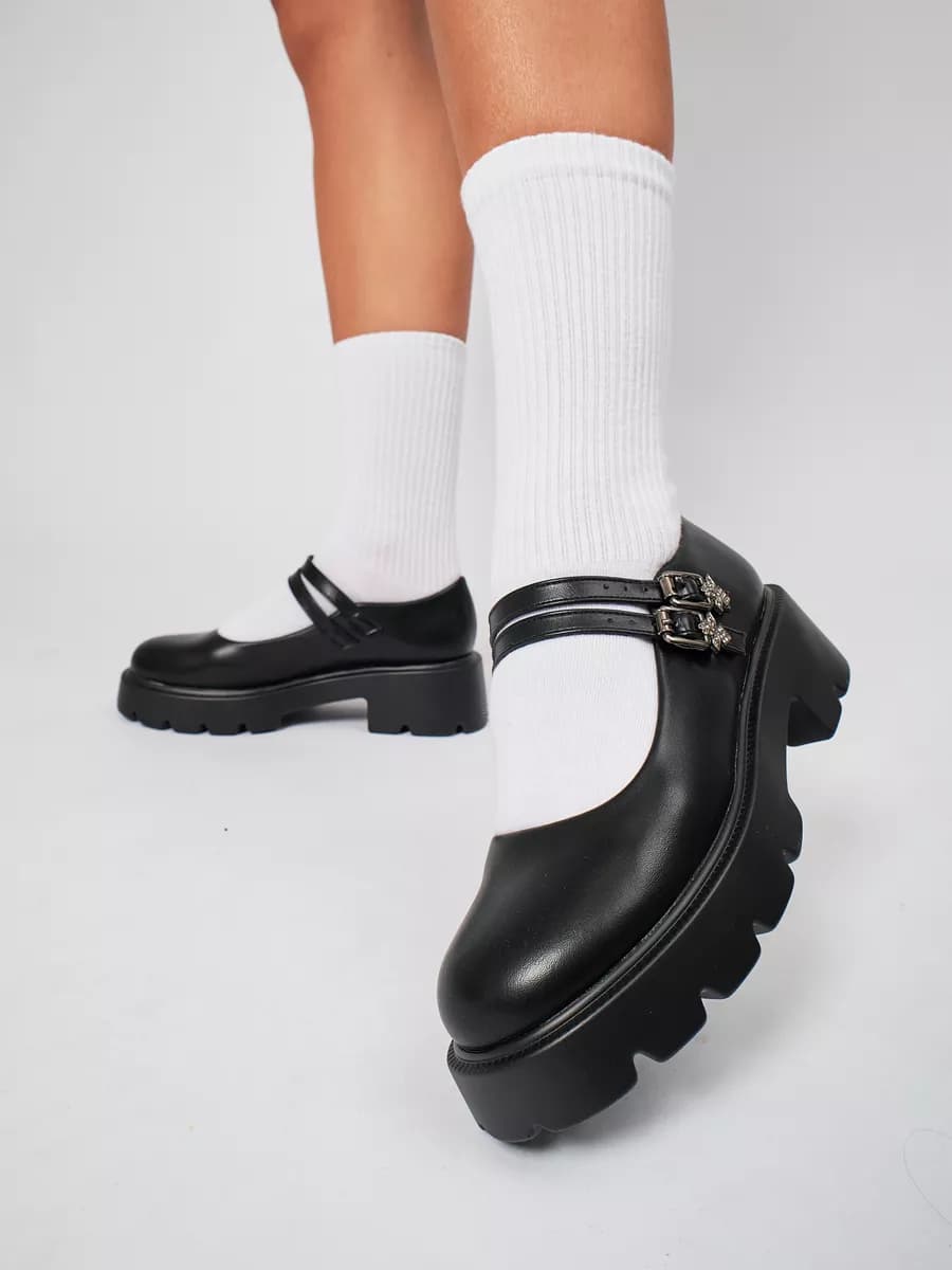 Лоферы туфли с ремешком