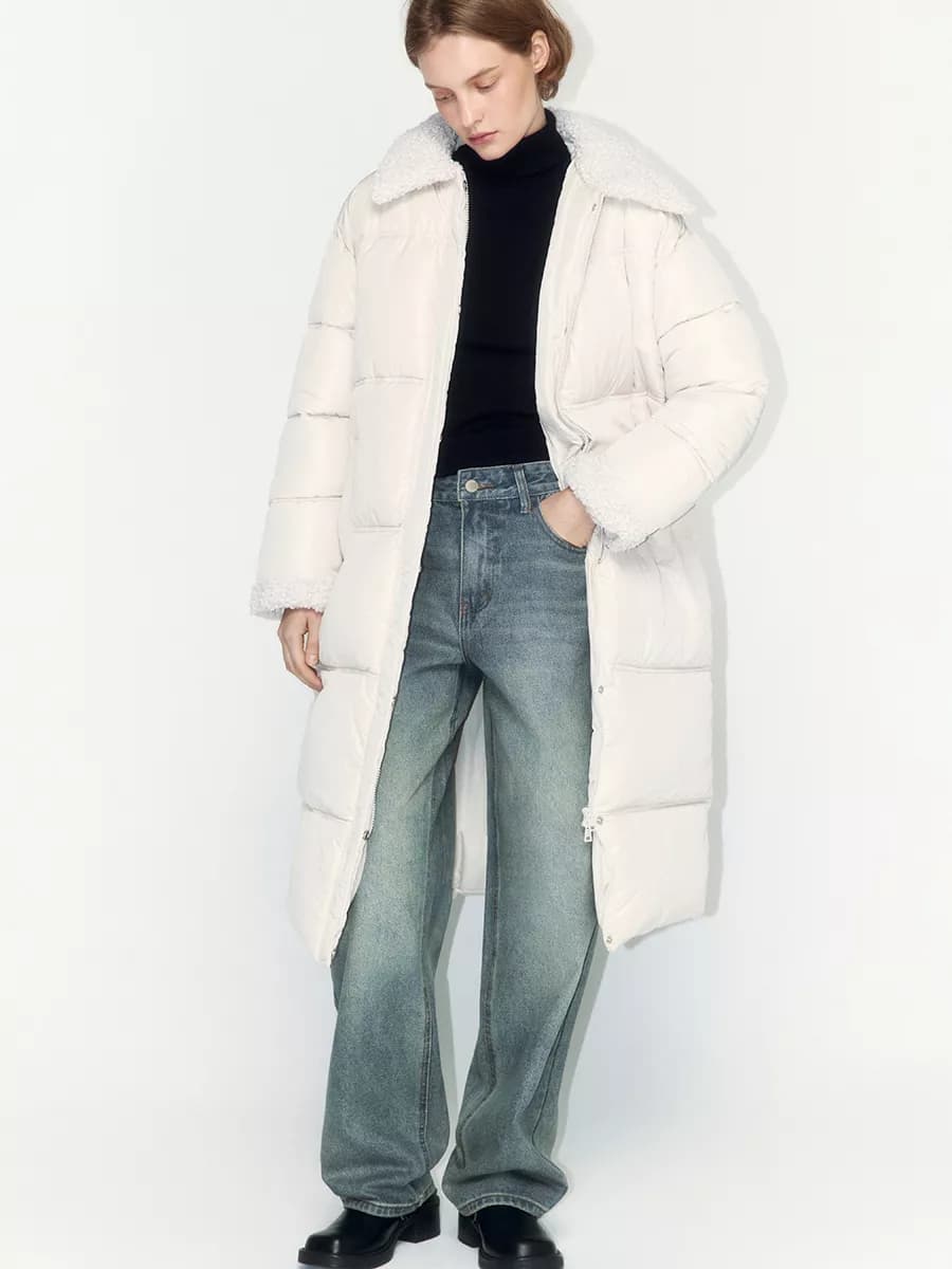 Пальто стеганое с опушкой из искусственного меха