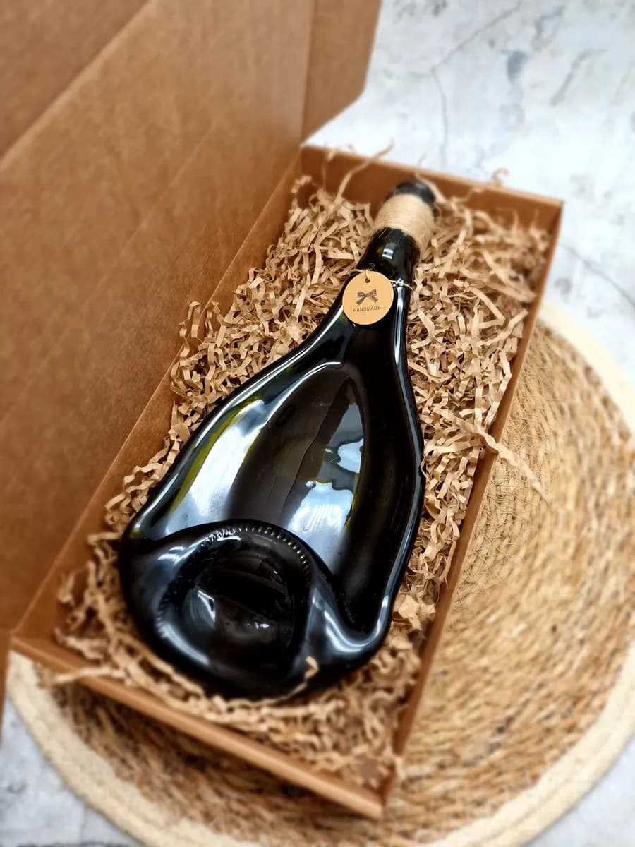 Тарелка из бутылки шампанского глубокая