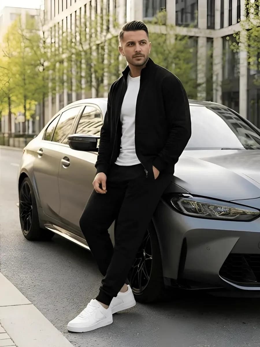 Спортивный костюм на молнии