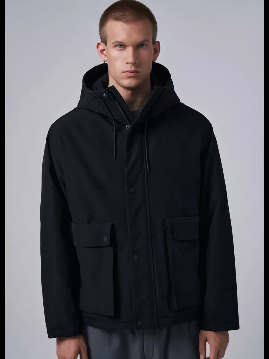 Куртка с капюшоном на молнии и кнопках