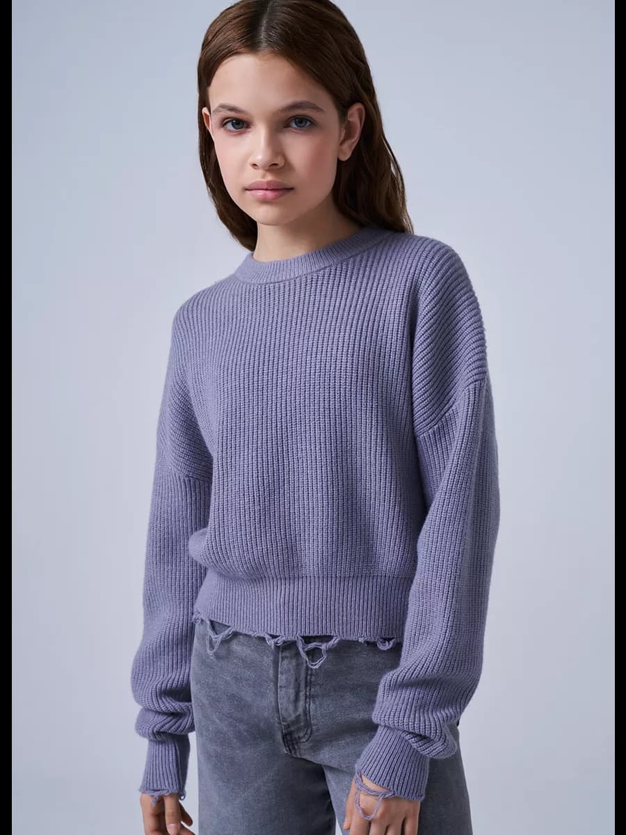 Вязаный джемпер для девочки - фото 1