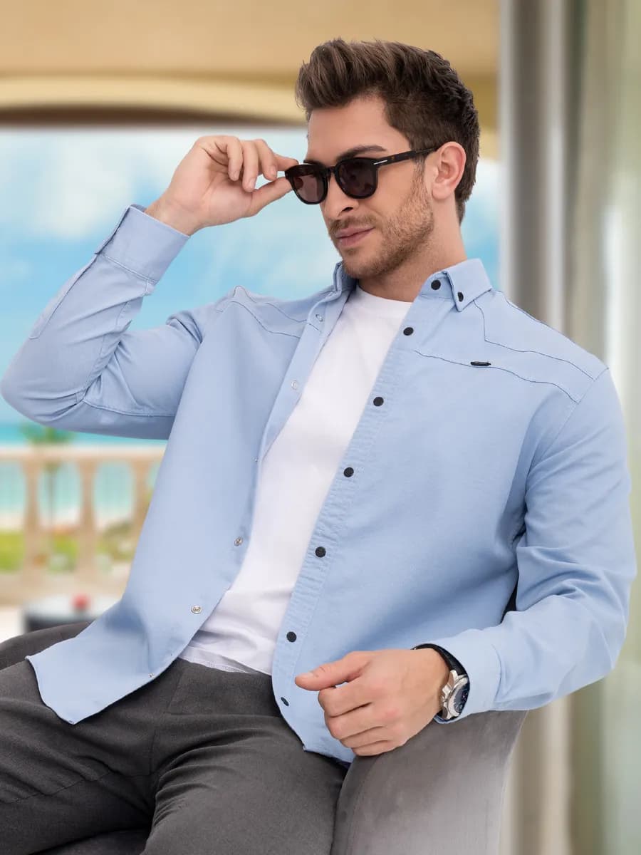 Рубашка голубая модная на кнопках