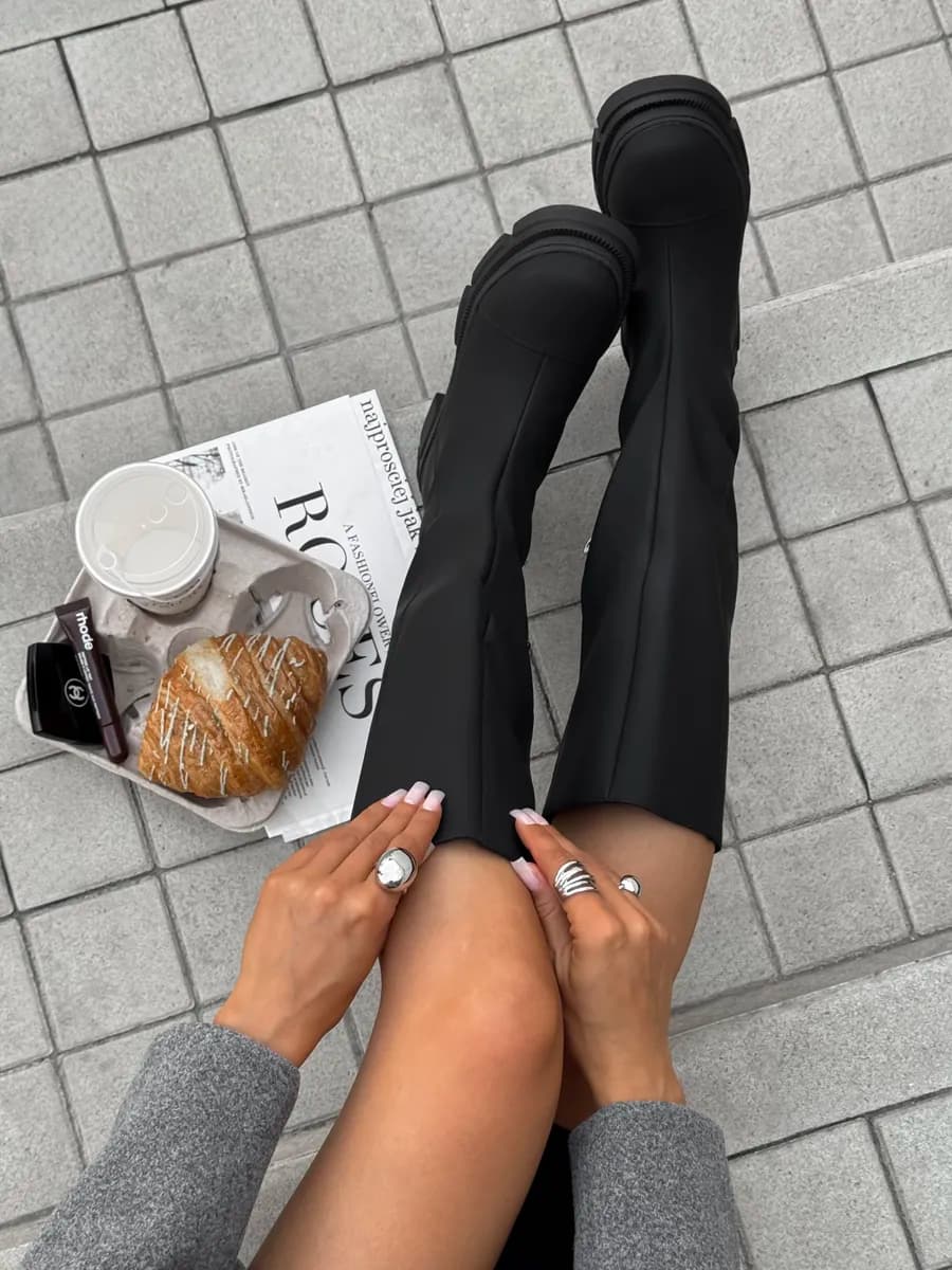 Демисезонные сапоги трубы классические