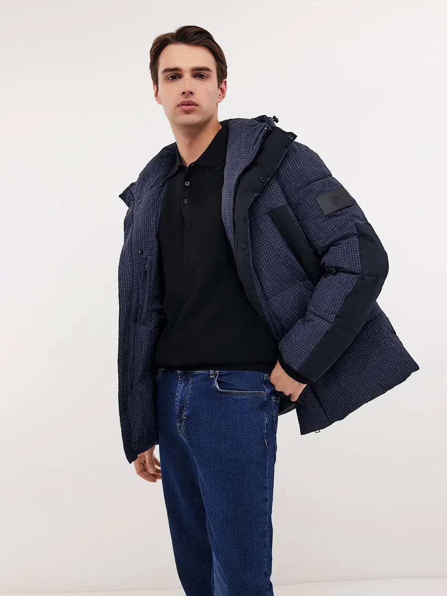 Куртка из со съемным капюшоном