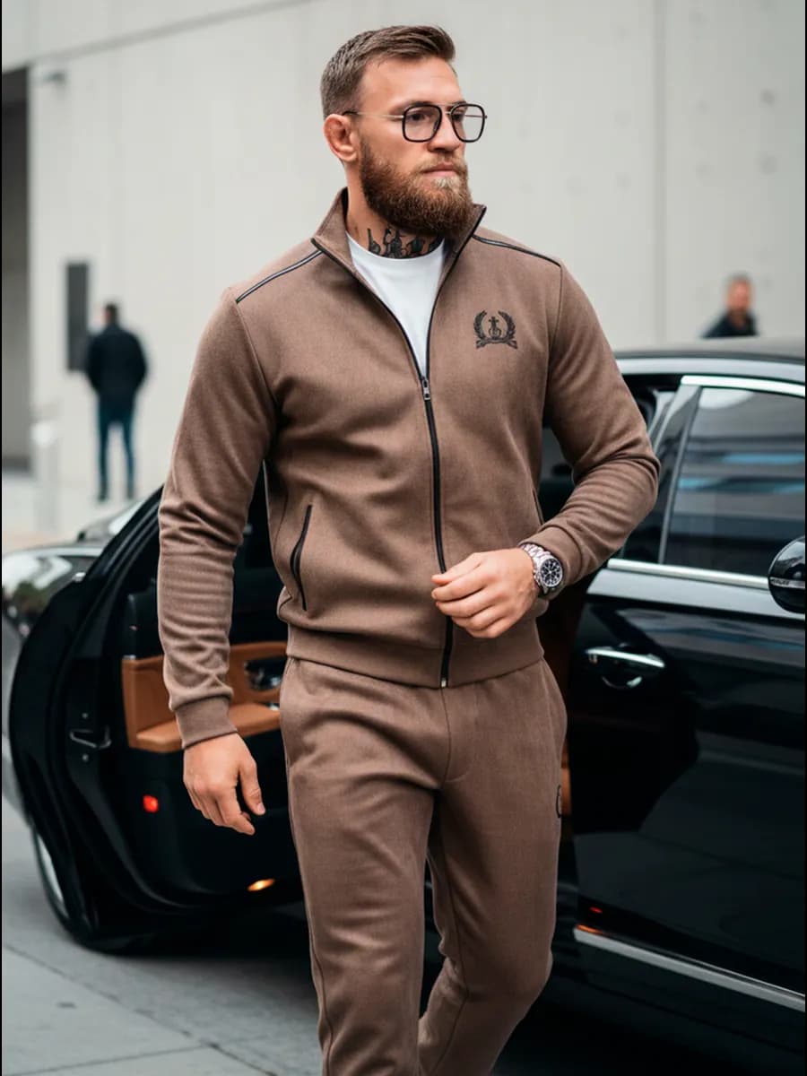 Брендовый спортивный костюм на молнии