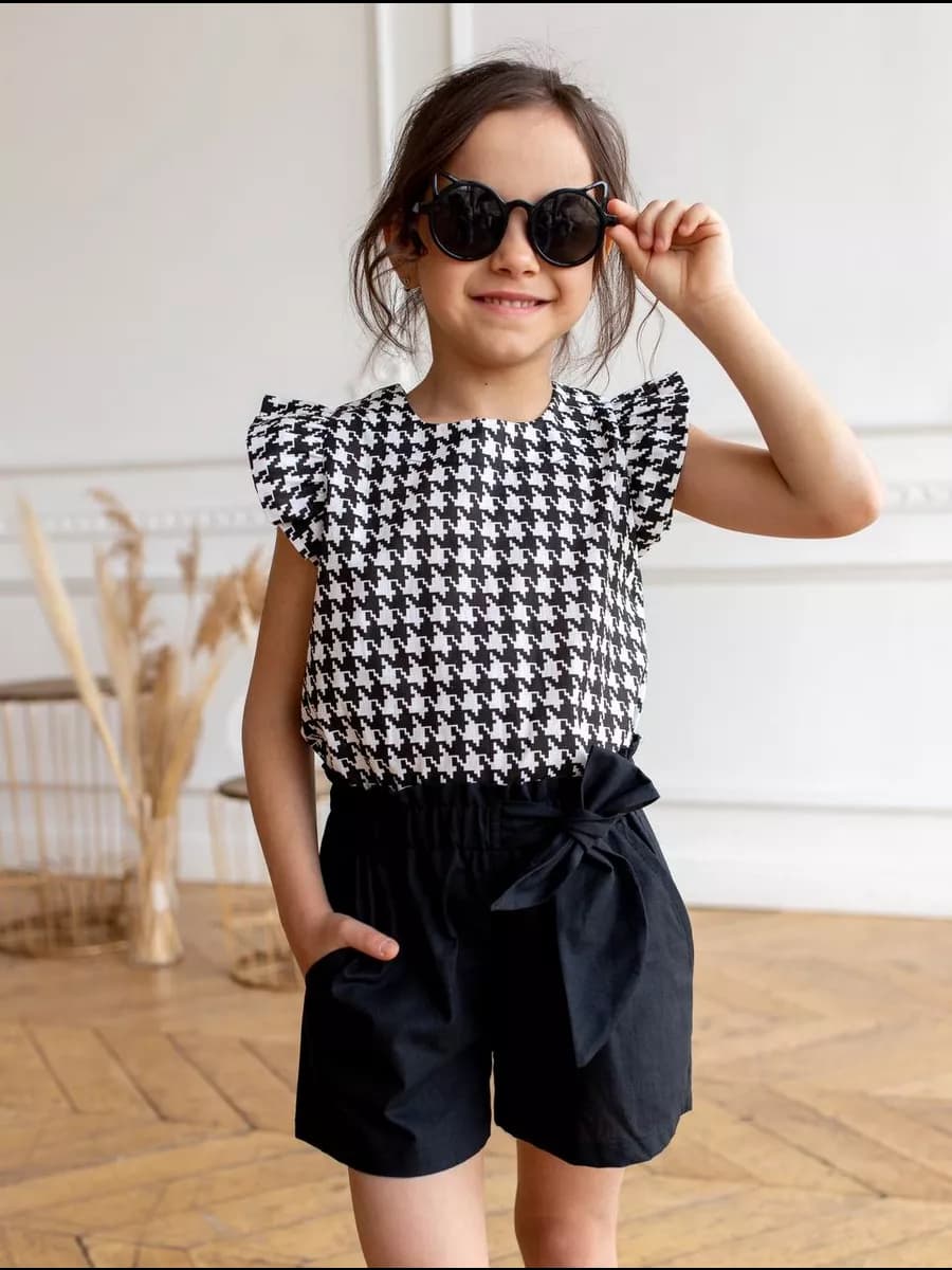 Шорты короткие с карманами нарядные