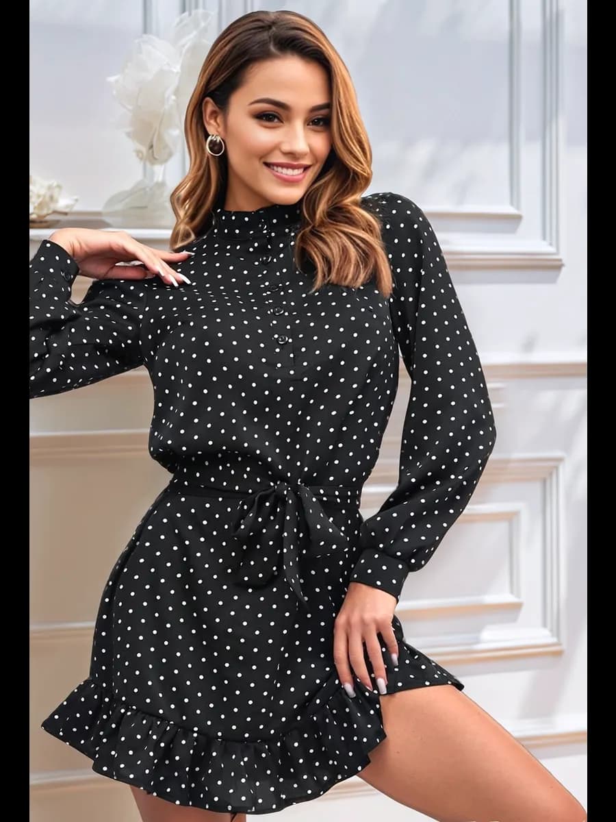 Платье в горошек черное