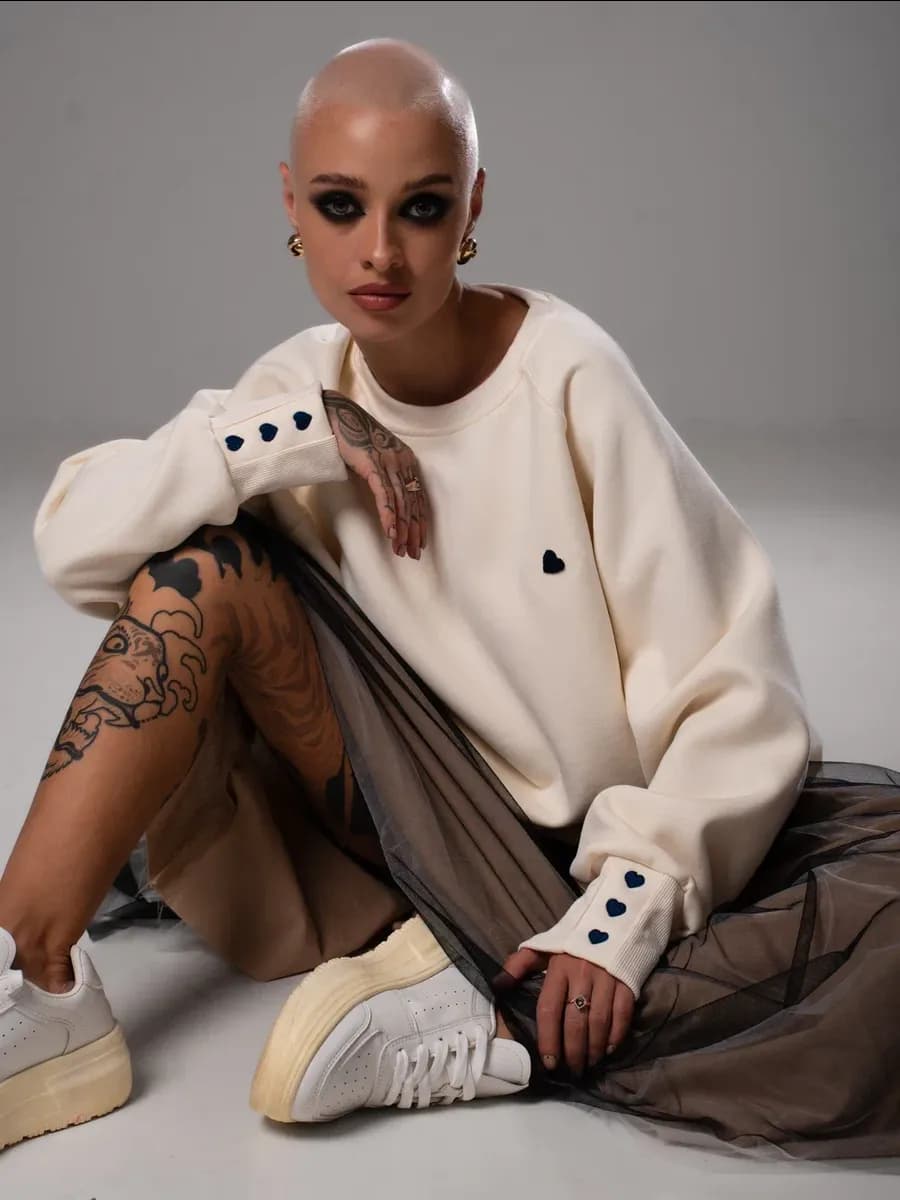 Свитшот оверсайз кофта с вышивкой