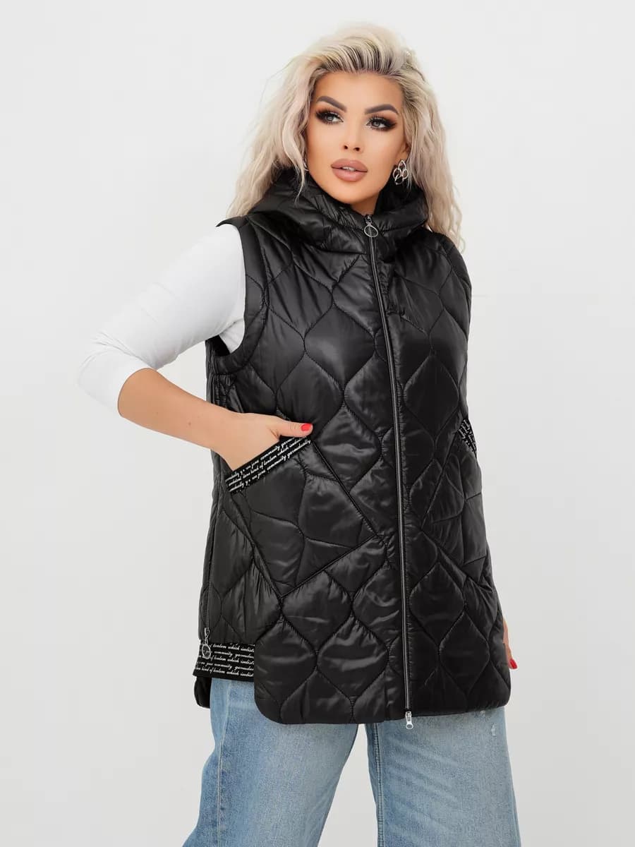 Жилетка утепленная с капюшоном