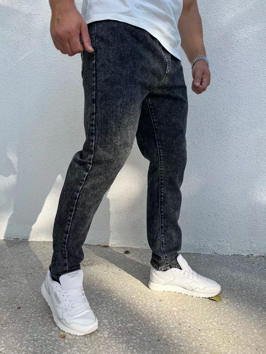 Джинсы зауженные на резинке со шнурком