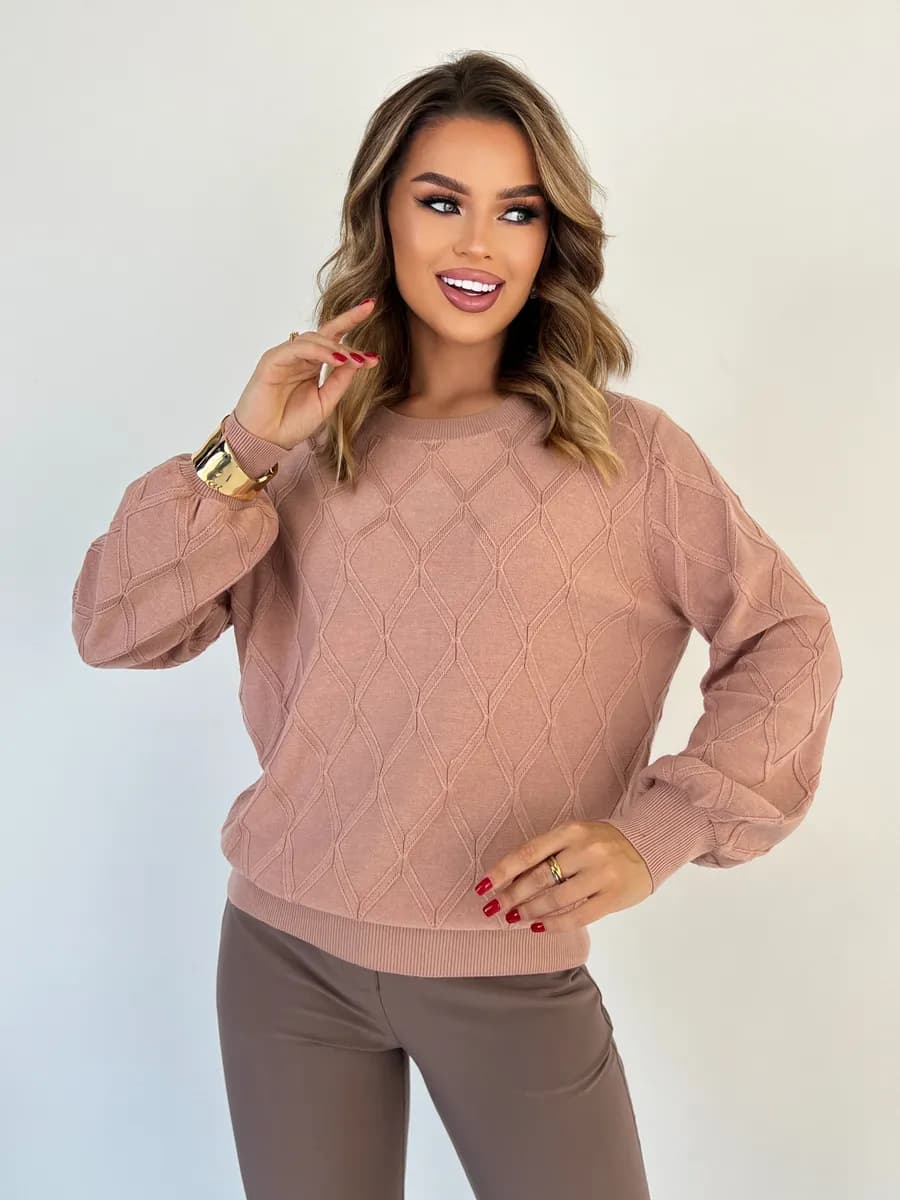 Однотонный джемпер с ромбами