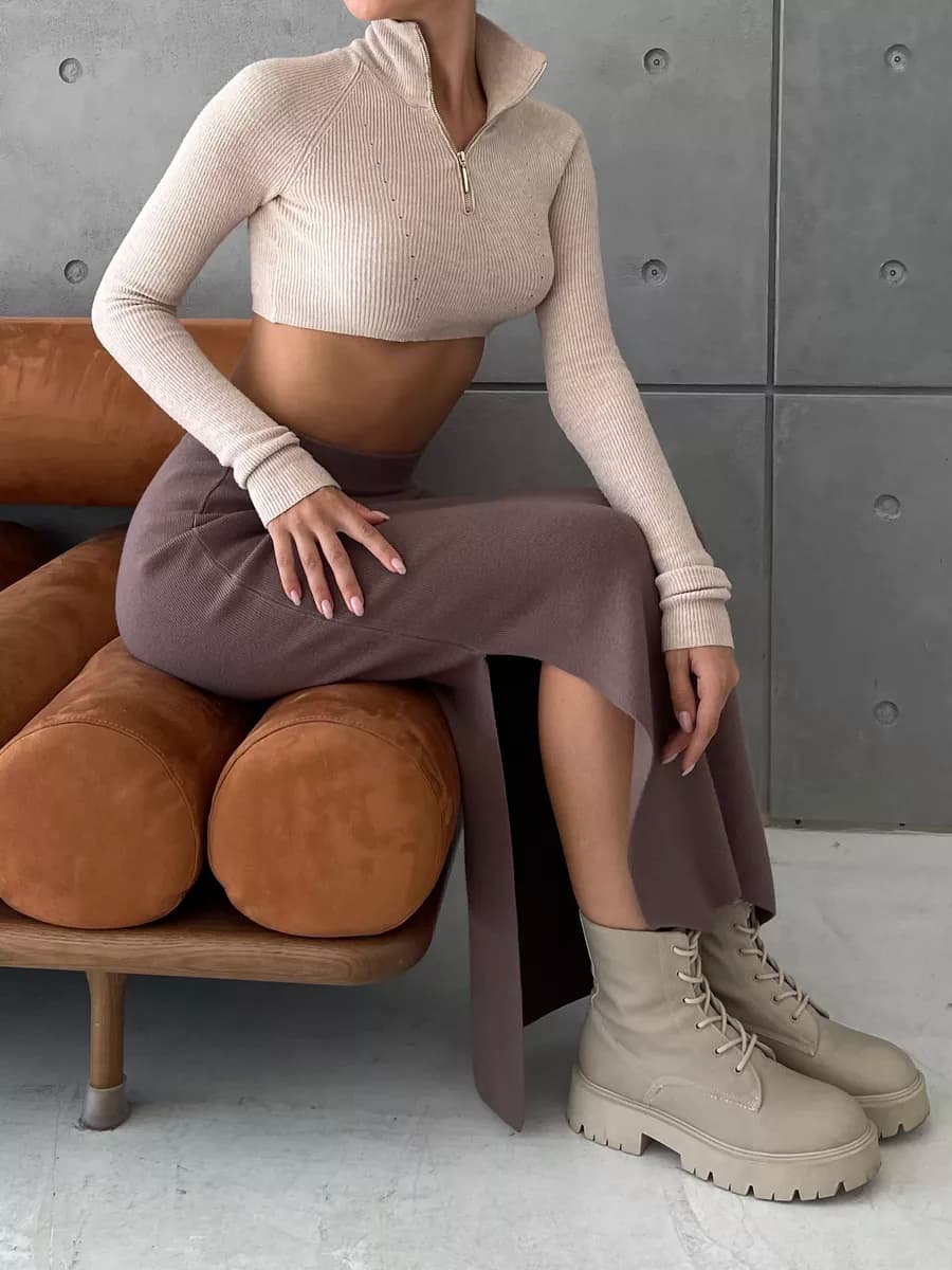 Юбка трикотажная с разрезом