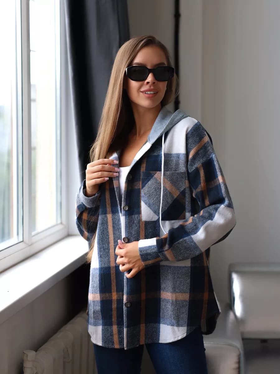 Рубашка в клетку с капюшоном