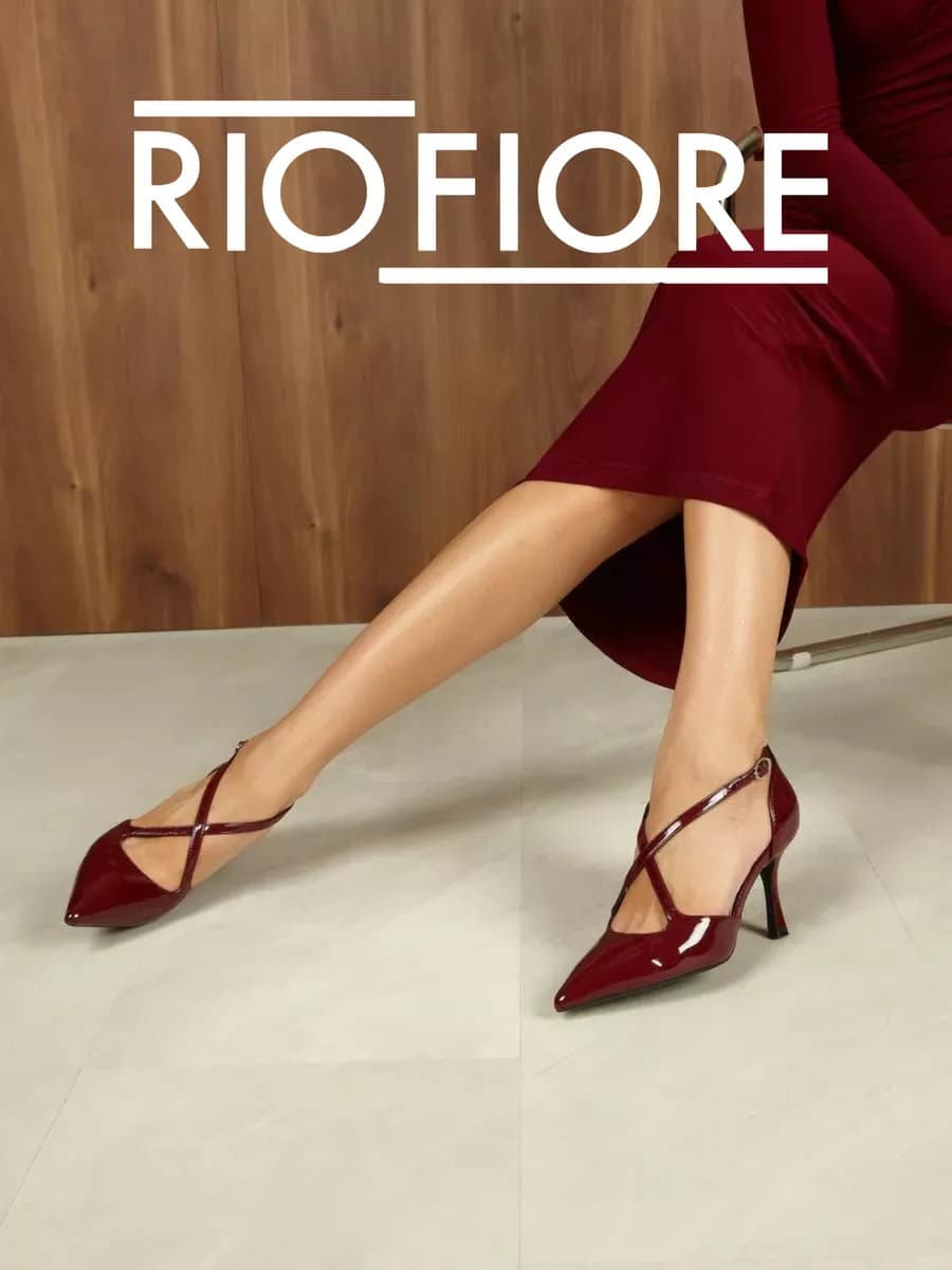 Туфли на каблуке шпильке вечерние с ремешком лаковые