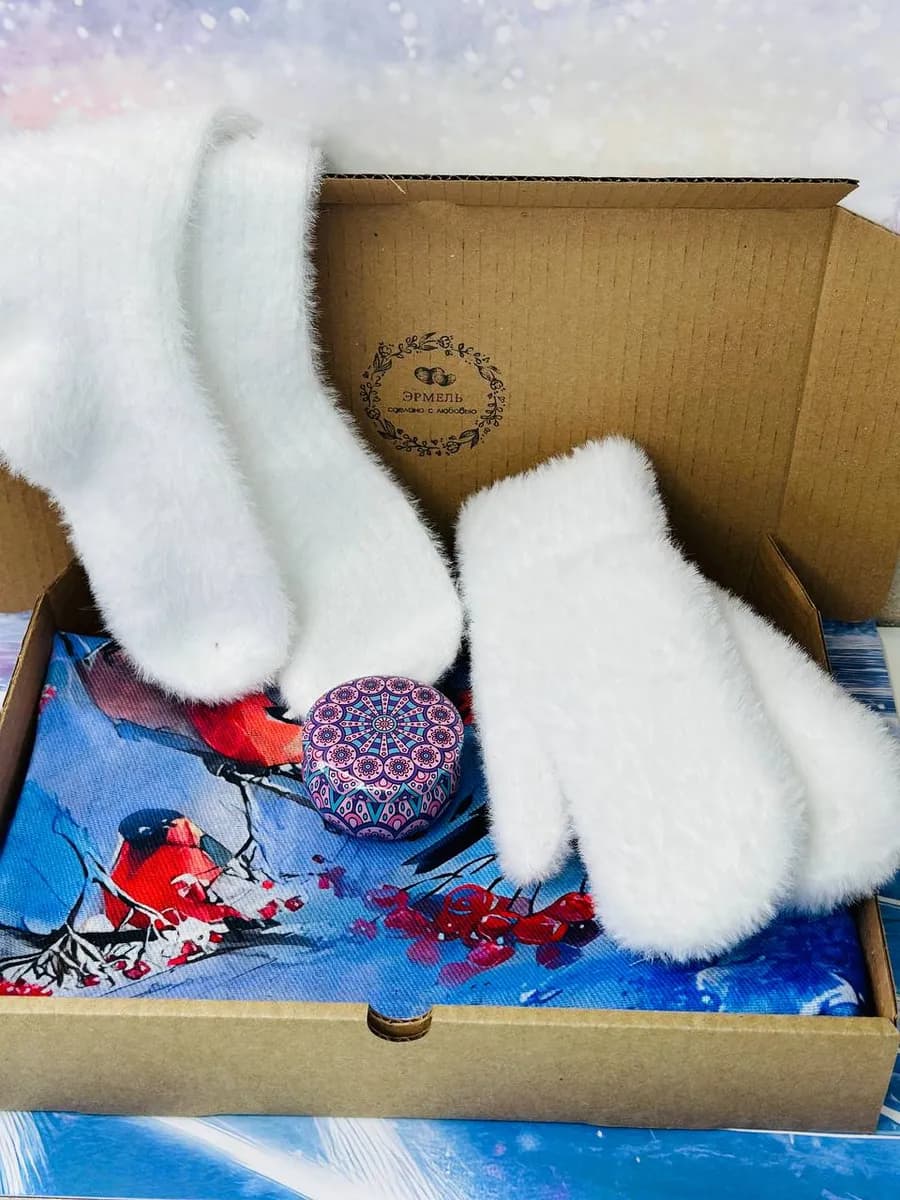 Палантин и норковые варежки и носки подарочный набор