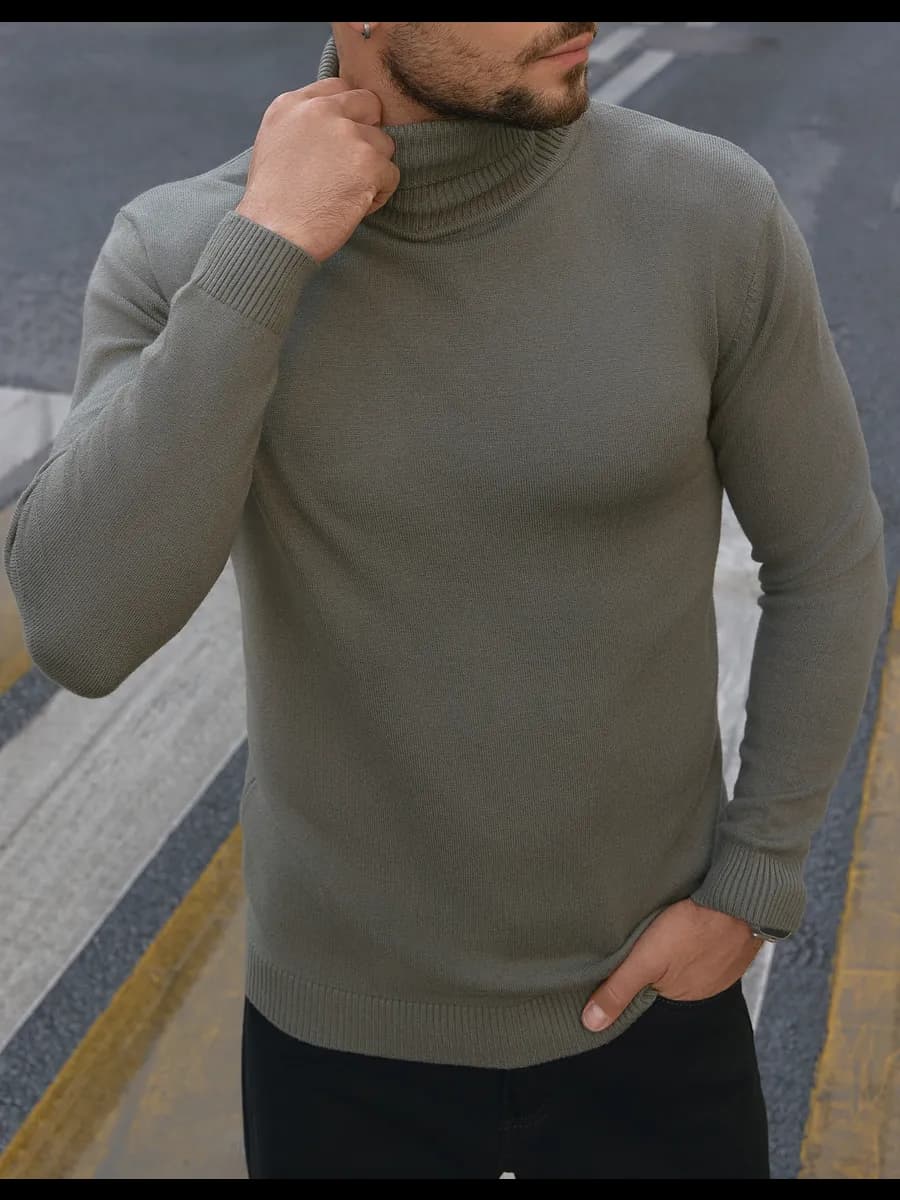 Теплая водолазка с длинным горлом