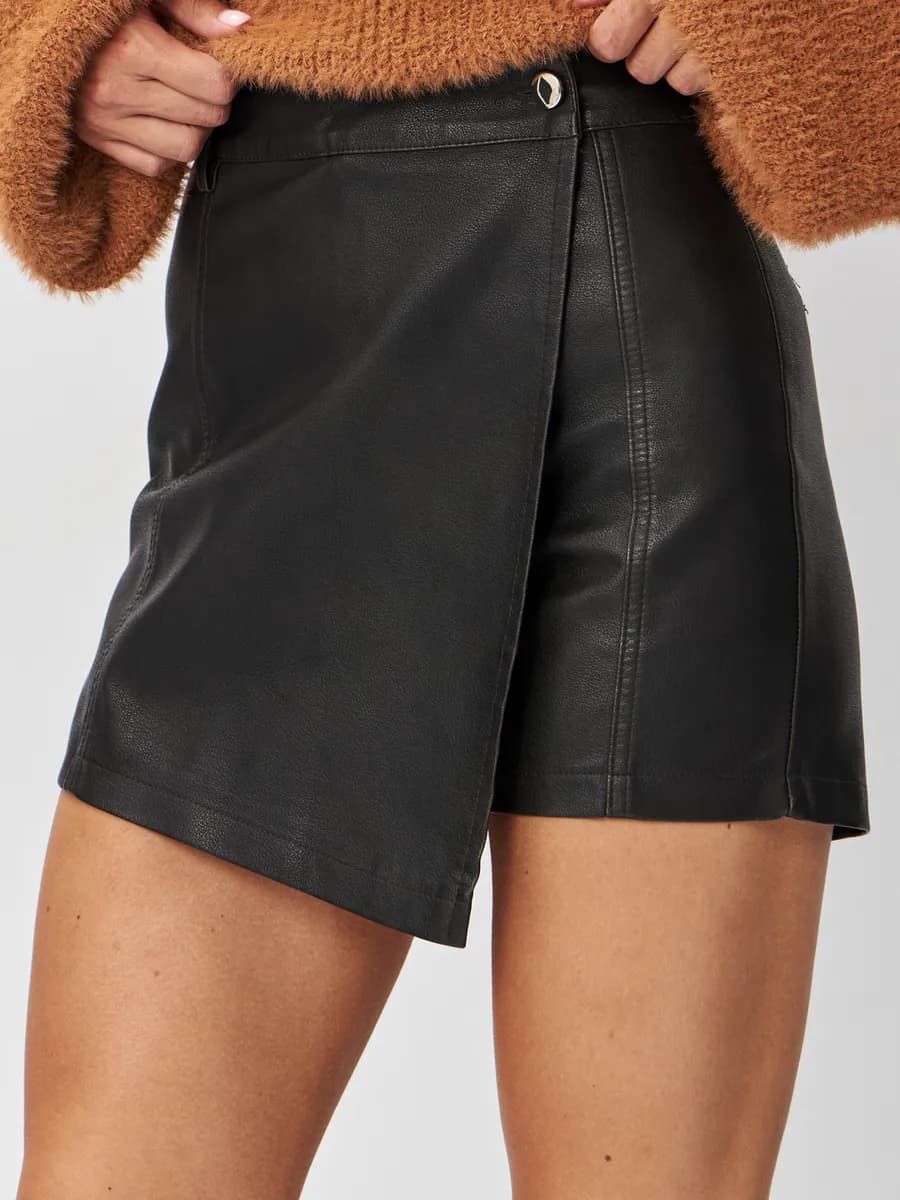 Кожаная юбка-шорты