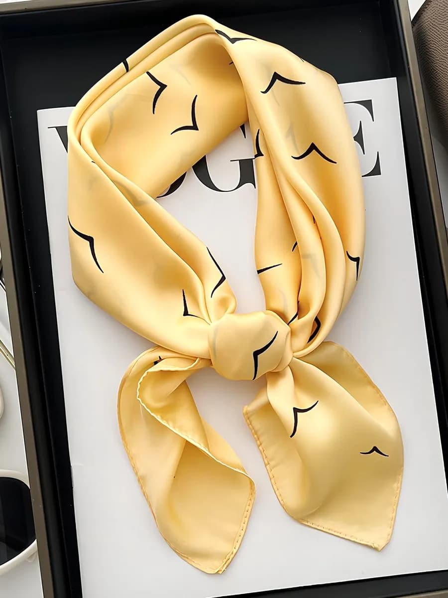 Платок шелковый на голову и шею осенний