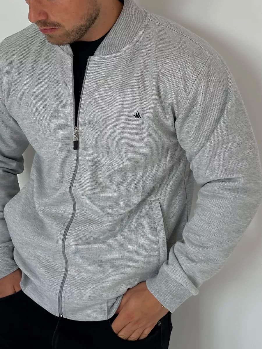 Мужской трикотажный бомбер без капюшона - фото 1