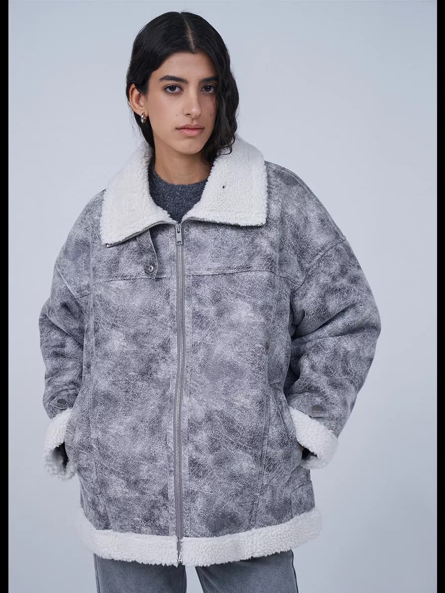 Куртка демисезонная из экокожи с меховым воротником