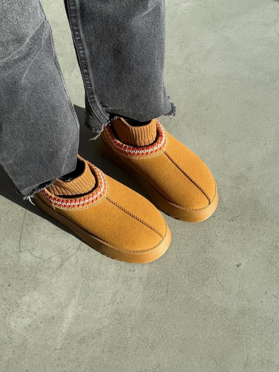 Угги зимние на толстой подошве полусапожки - фото 1