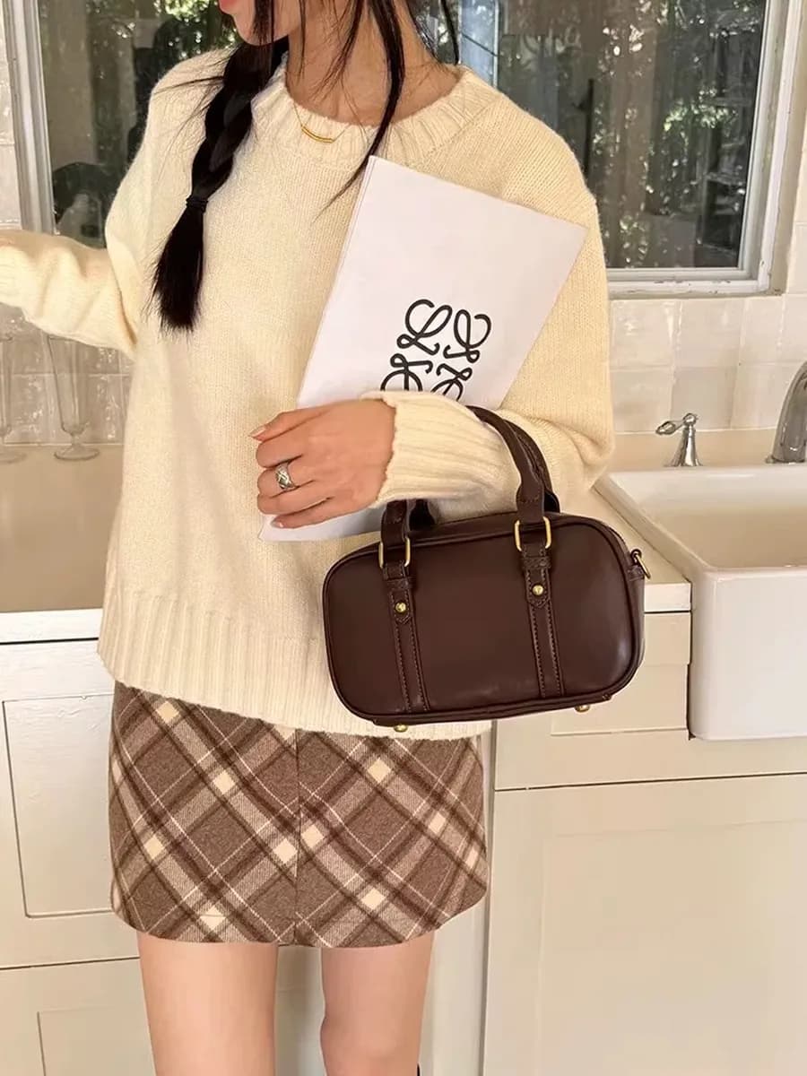 Сумка-боулер шоколадного цвета