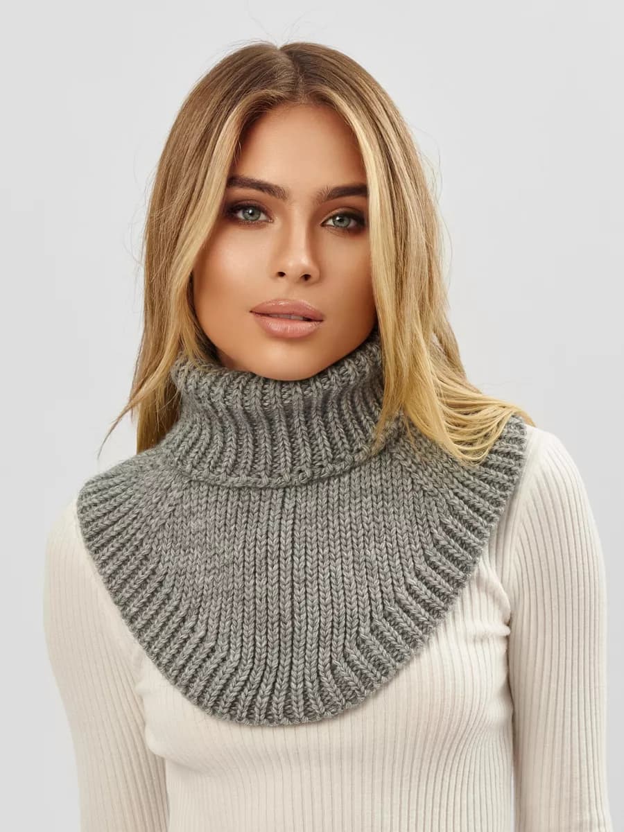 Манишка вязаная зимняя