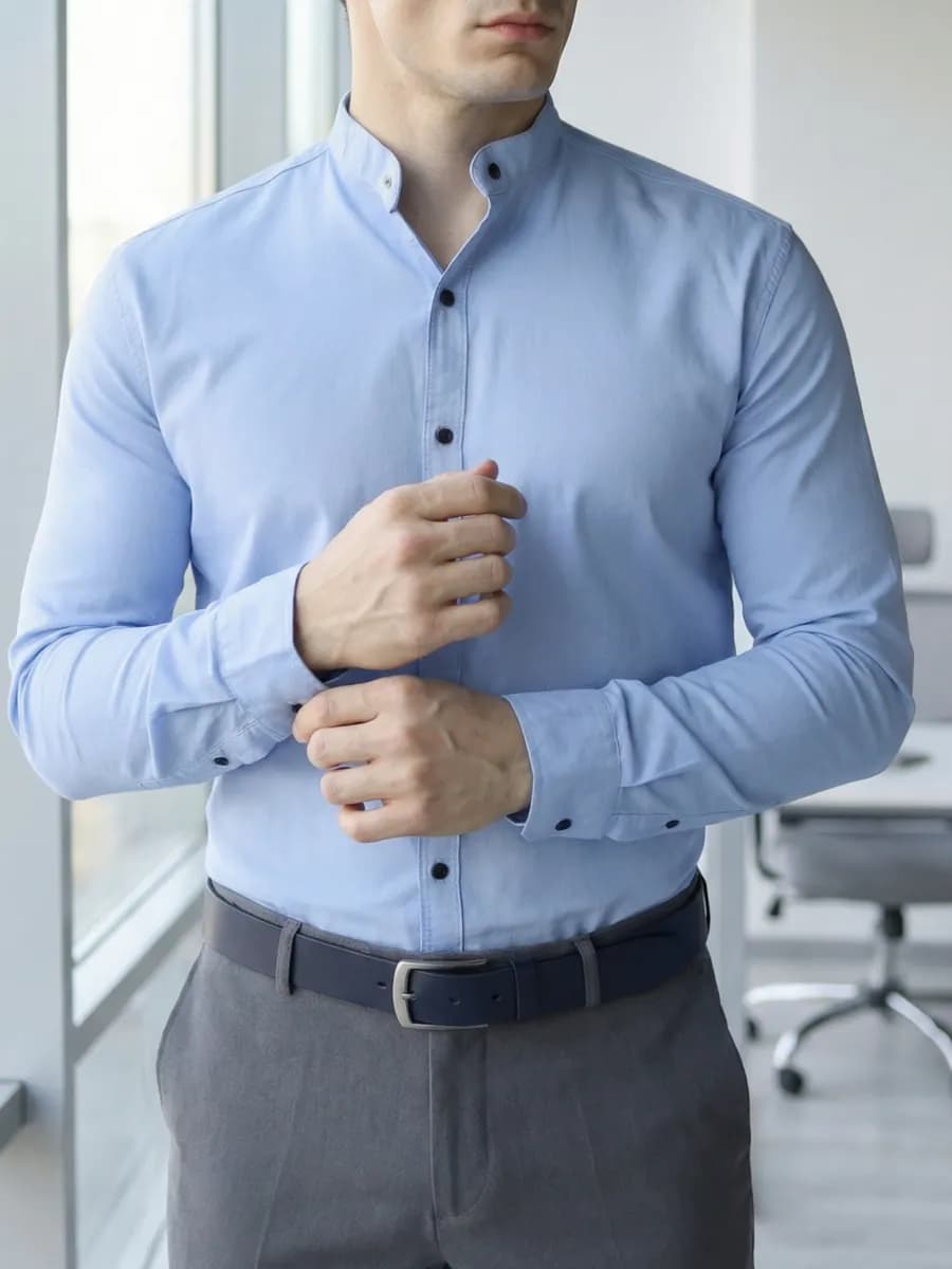 Рубашка приталенная на кнопках с воротником стойкой - фото 1