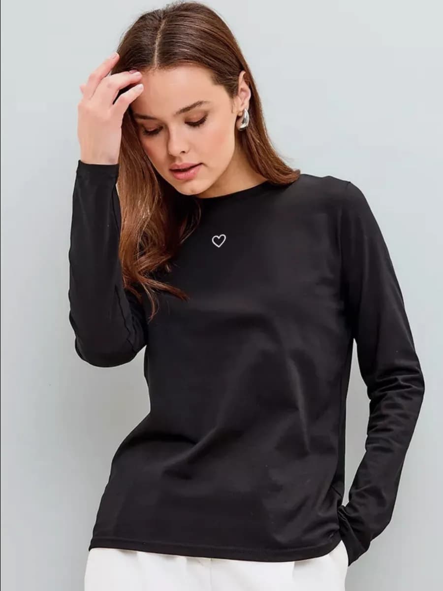 Лонгслив черный базовый хлопок сердце