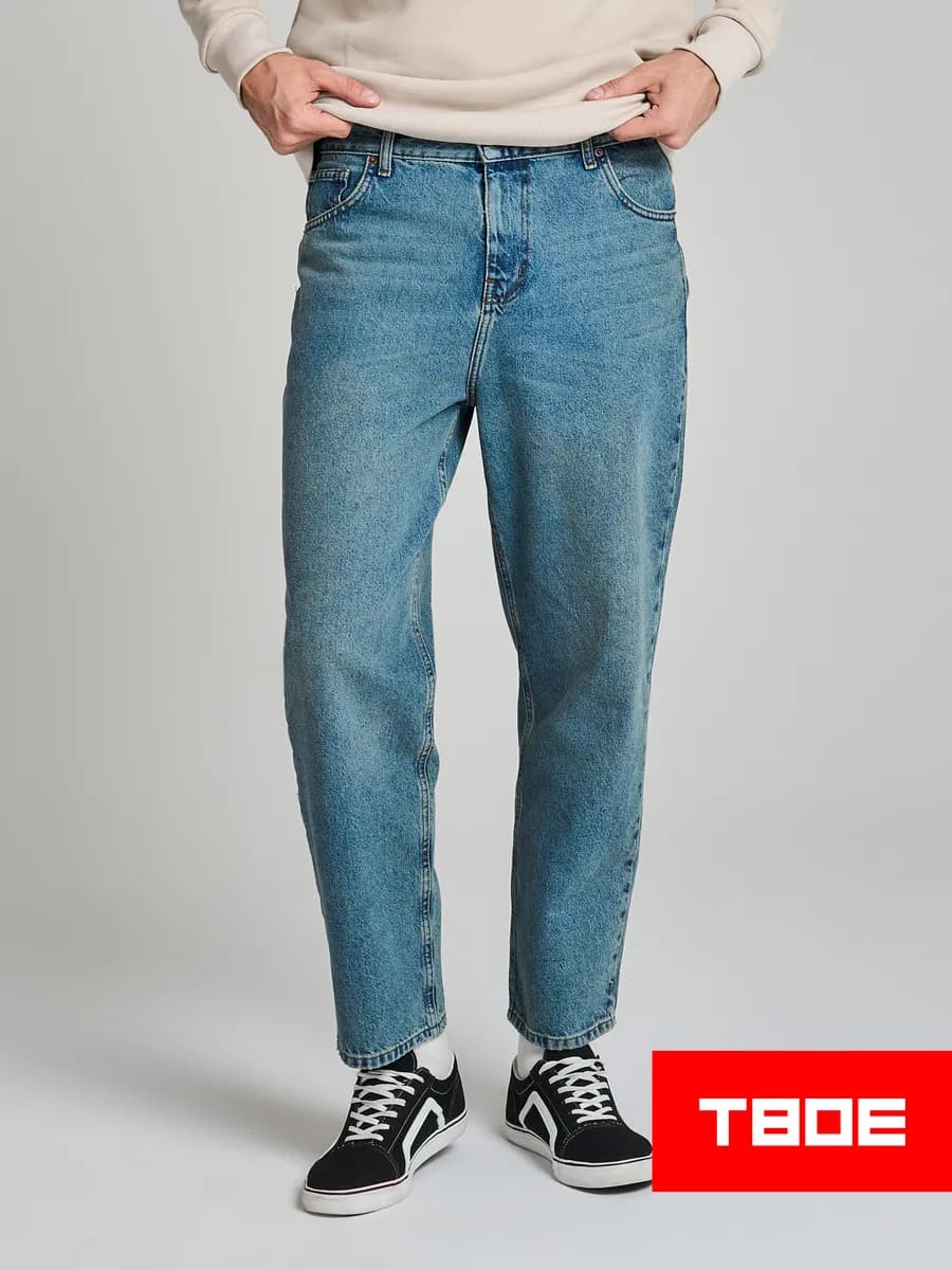 Джинсы Regular слегка зауженные к низу