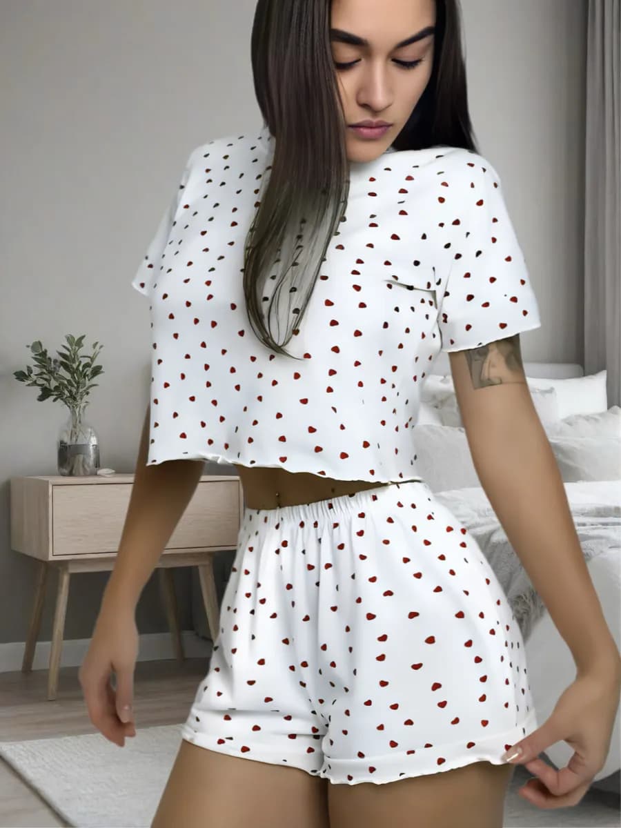 Пижама с шортами и футболкой домашний костюм