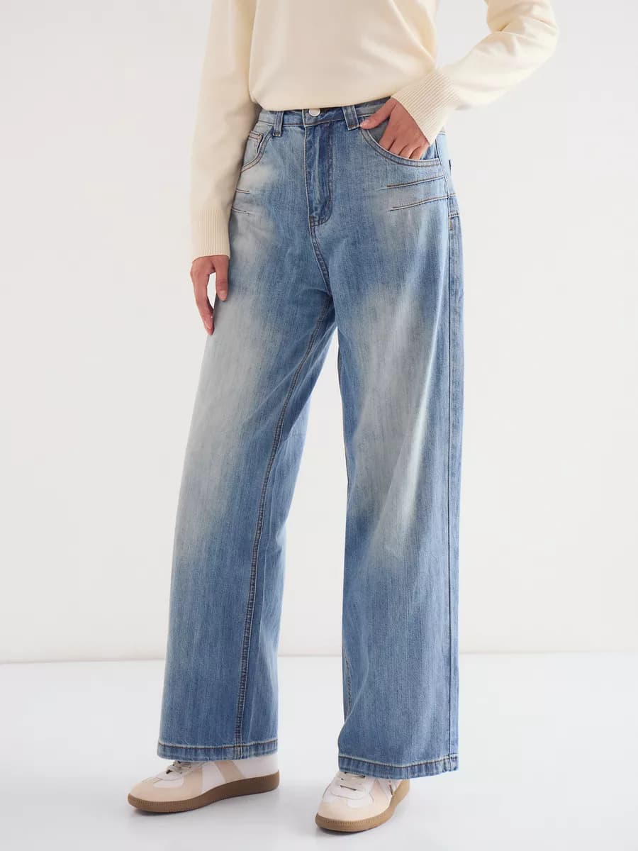 Джинсы широкие прямые с потертостями - фото 1