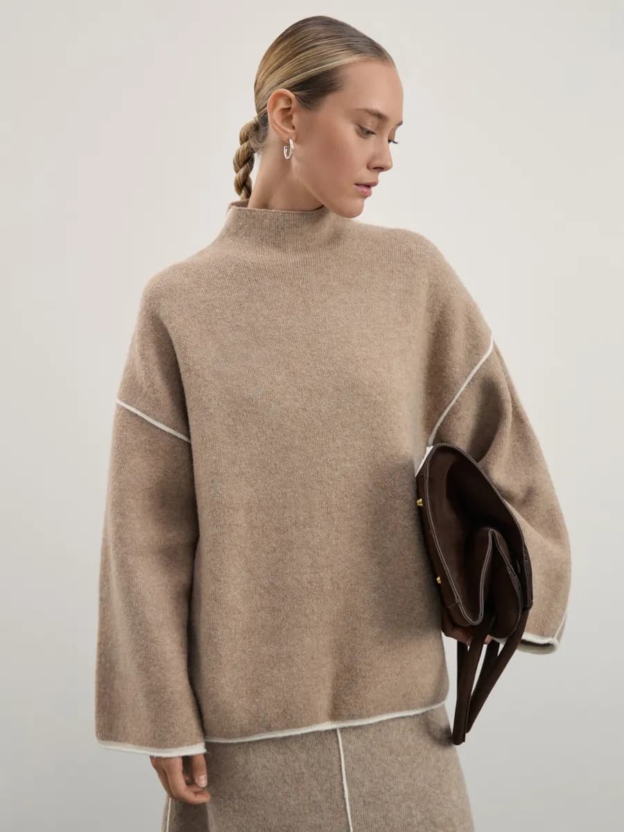 Джемпер оверсайз вязаный с горлом стойкой с шерстью